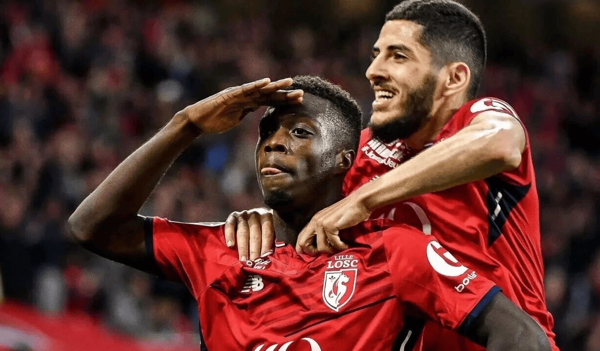 九游体育官网-国足客场逼平韩国才能确保出线